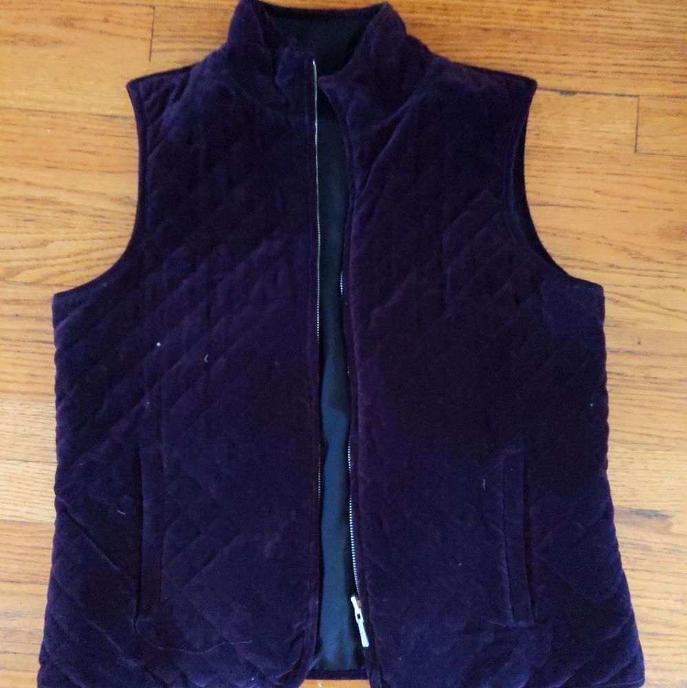 ❤️‍🔥3 for $15 Velvet quilted purple vest with pockets
